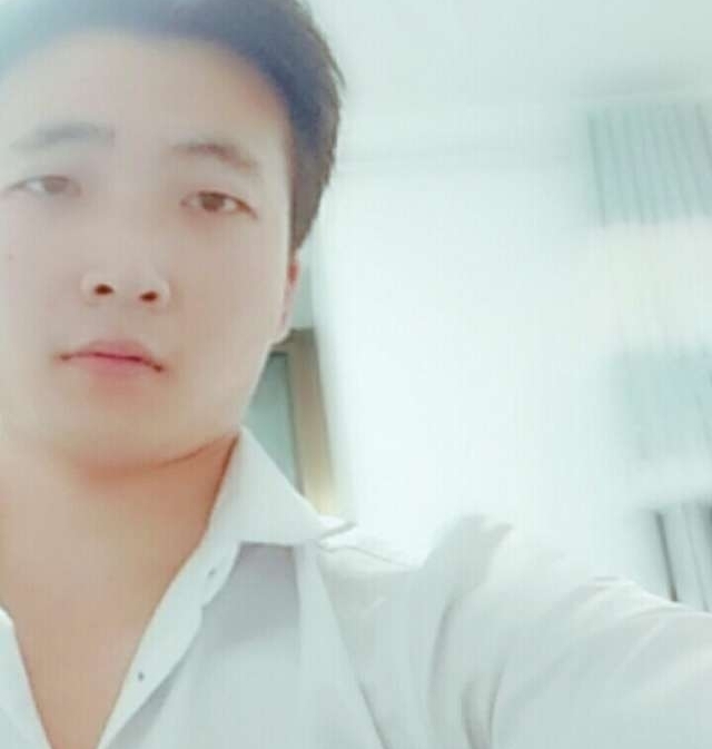 华英雄的第一张照片--合肥闪婚服务中心